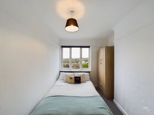 bed 3 - click for photo gallery